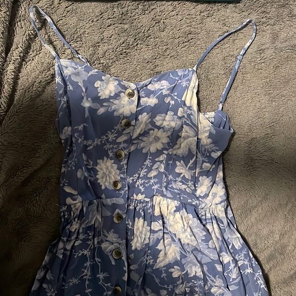 H&M button down dress - Picture 2 of 3